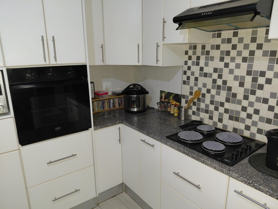 4 Bedroom Property for Sale in Van Riebeeck Hoogte Eastern Cape